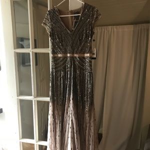Adrianna Pappell V Neck Sequin Gown (Nude)